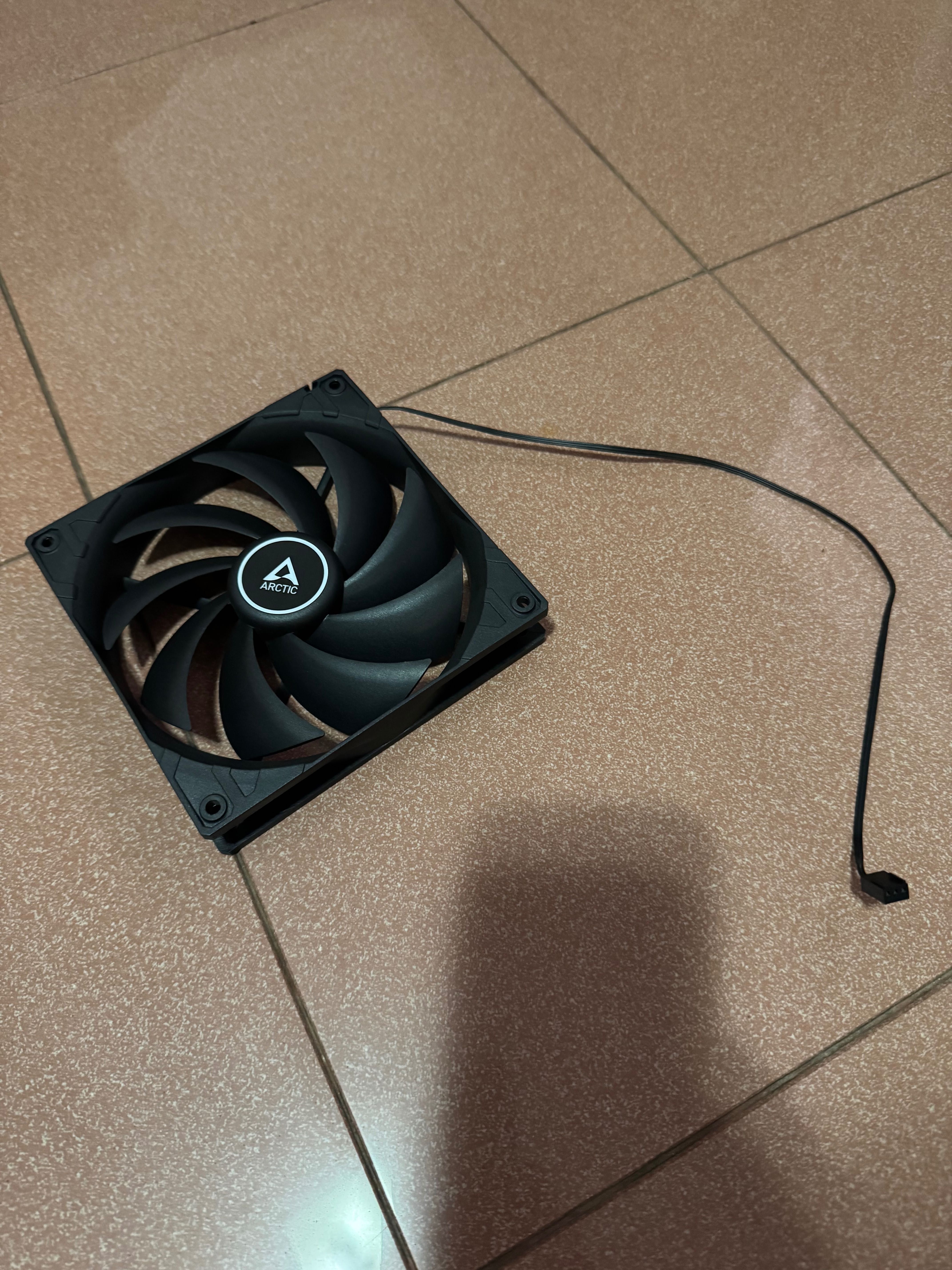 Ventoinha Fan Artic F14 PWM