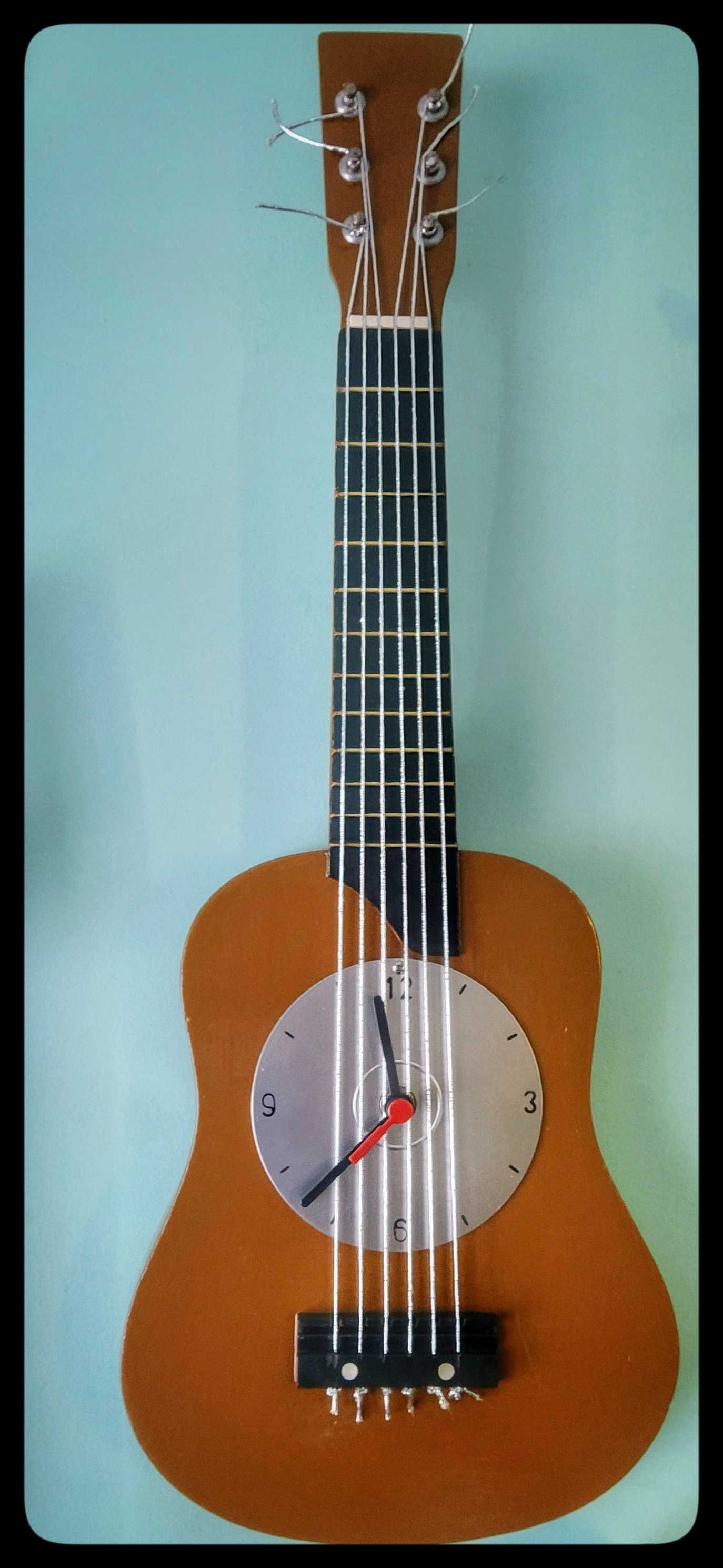 Guitarra relógio para decoração