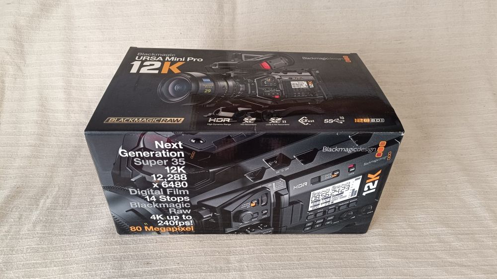 Blackmagic URSA Mini Pro 12K COMPLETA