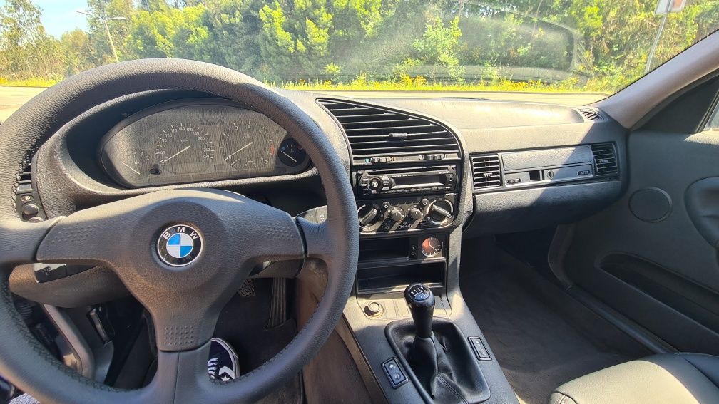 BMW E36 320i (de livrete) com LSD
