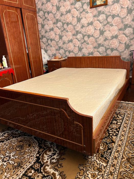 Ліжко двухспальне