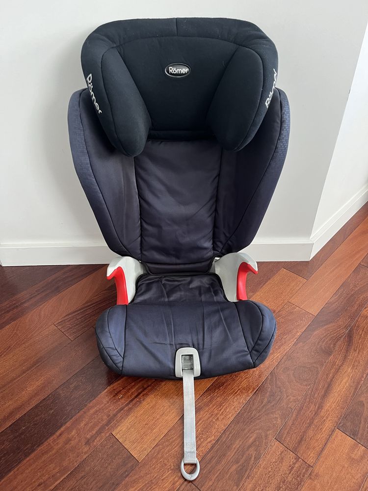 Fotelik marki Britax Römer, model KidFix SL 15-36 kg