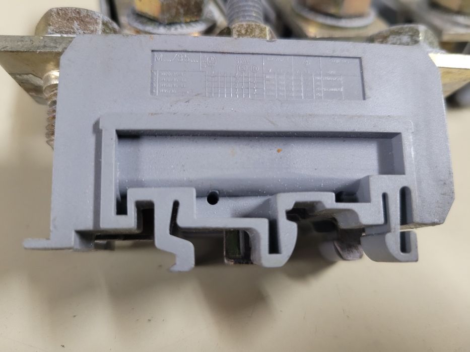 Zacisk śrubowy na szynę DIN 150mm2 Entrelec 5156, 7 sztuk, nieużywane