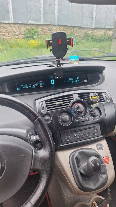 renault grand scenik