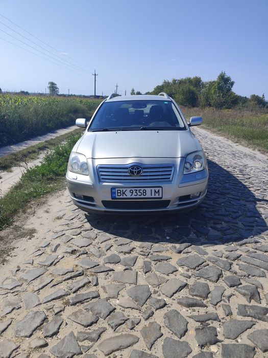 Toyota avensis 2004
