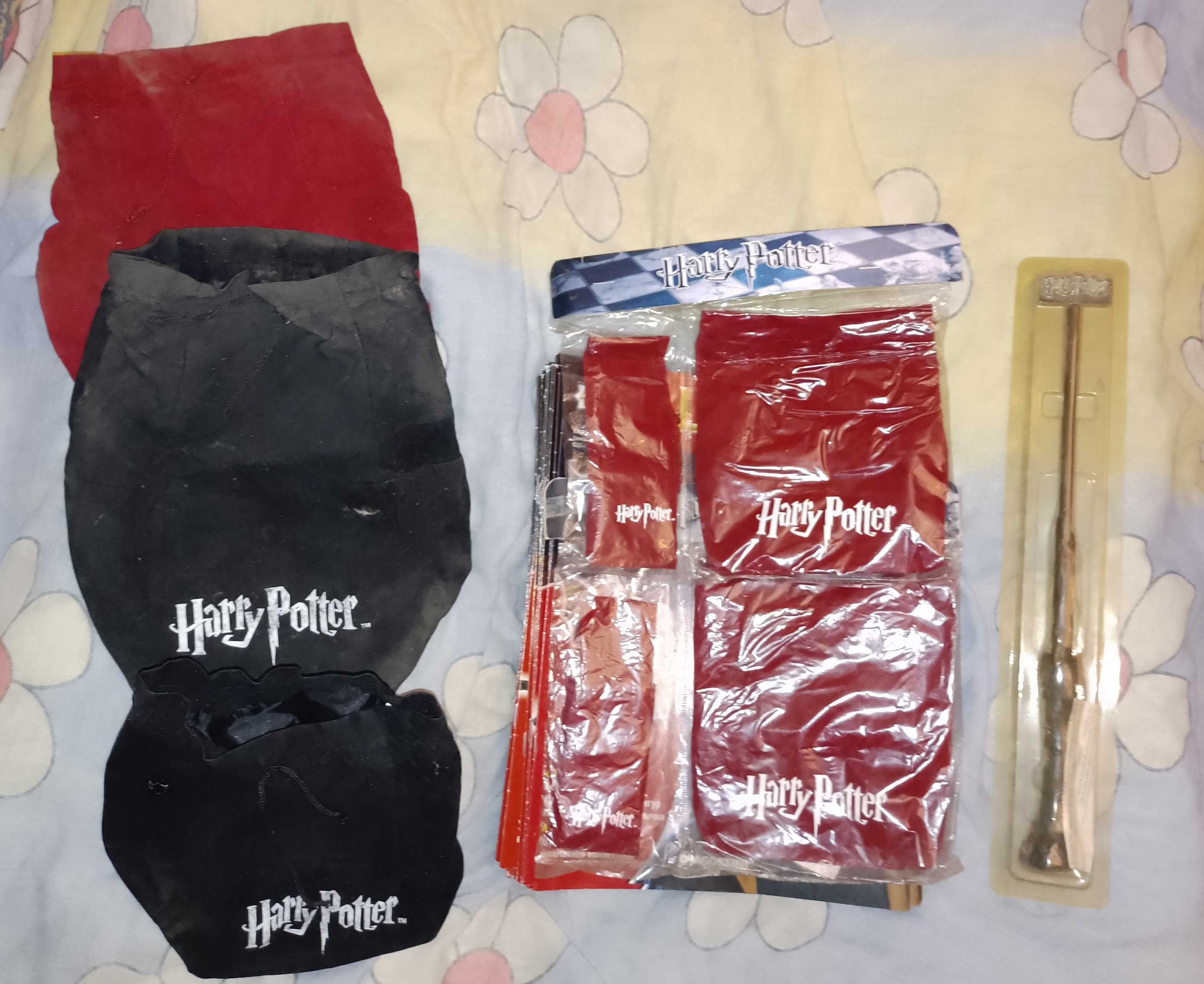 Гарри Поттер- журналы+фигуры и палочка. И Другие Карточки Разные.