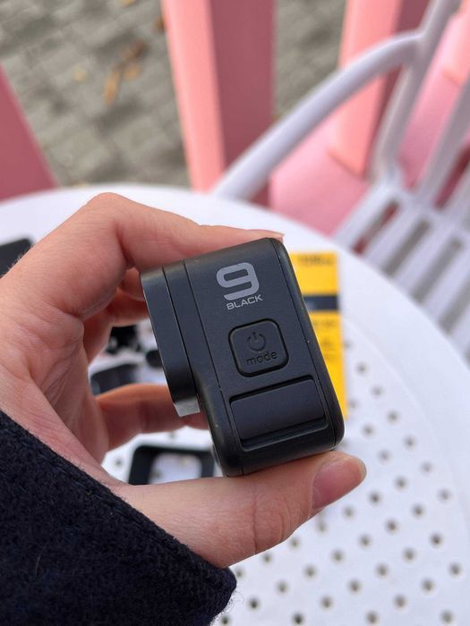 Екшн-камера GoPro Hero 9 із зарядною станцією
