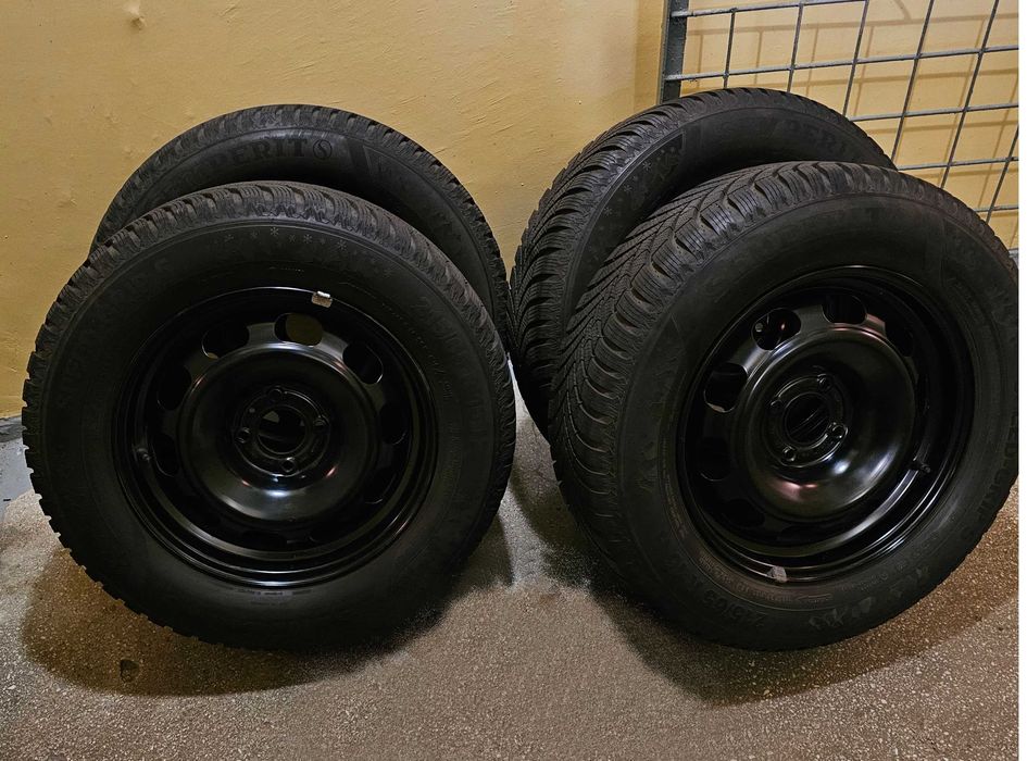 Opony zimowe Semperit  215/65R16, felgi stalowe Stellantis +gratis