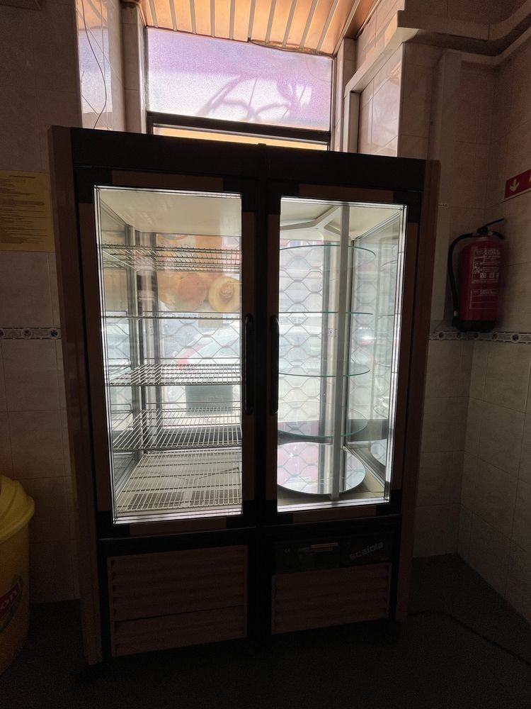 Vitrine refrigeradora 2 portas SCAIOLA