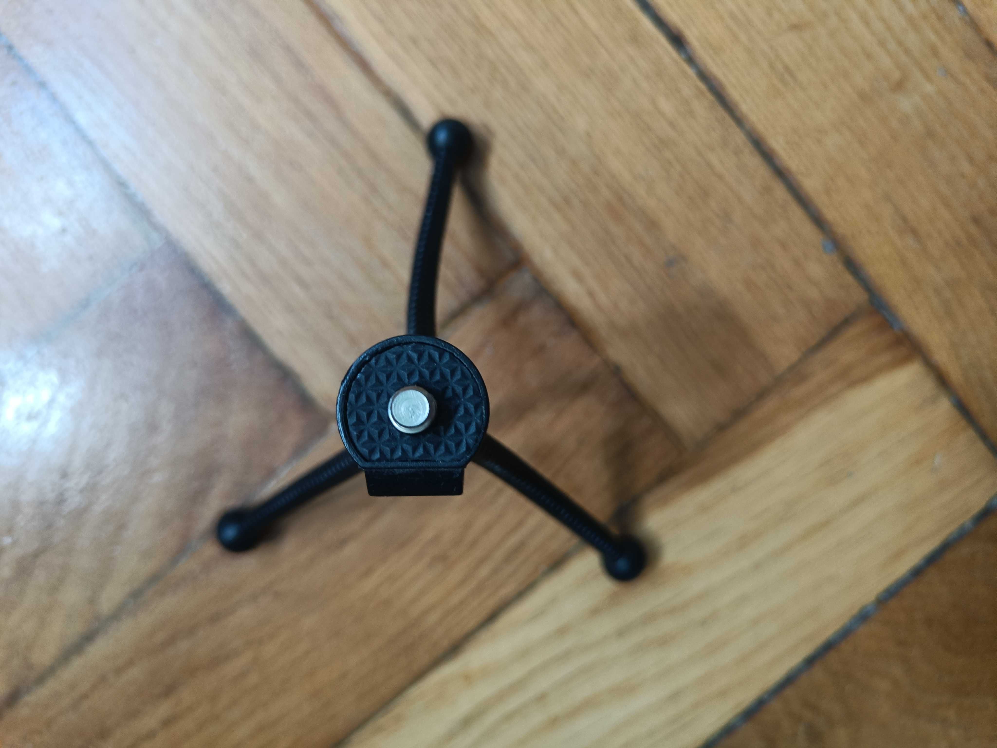 Mały statyw tripod