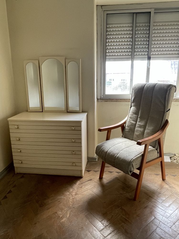 Oportunidade! Móveis Usados em Bom Estado - Venteira, Amadora