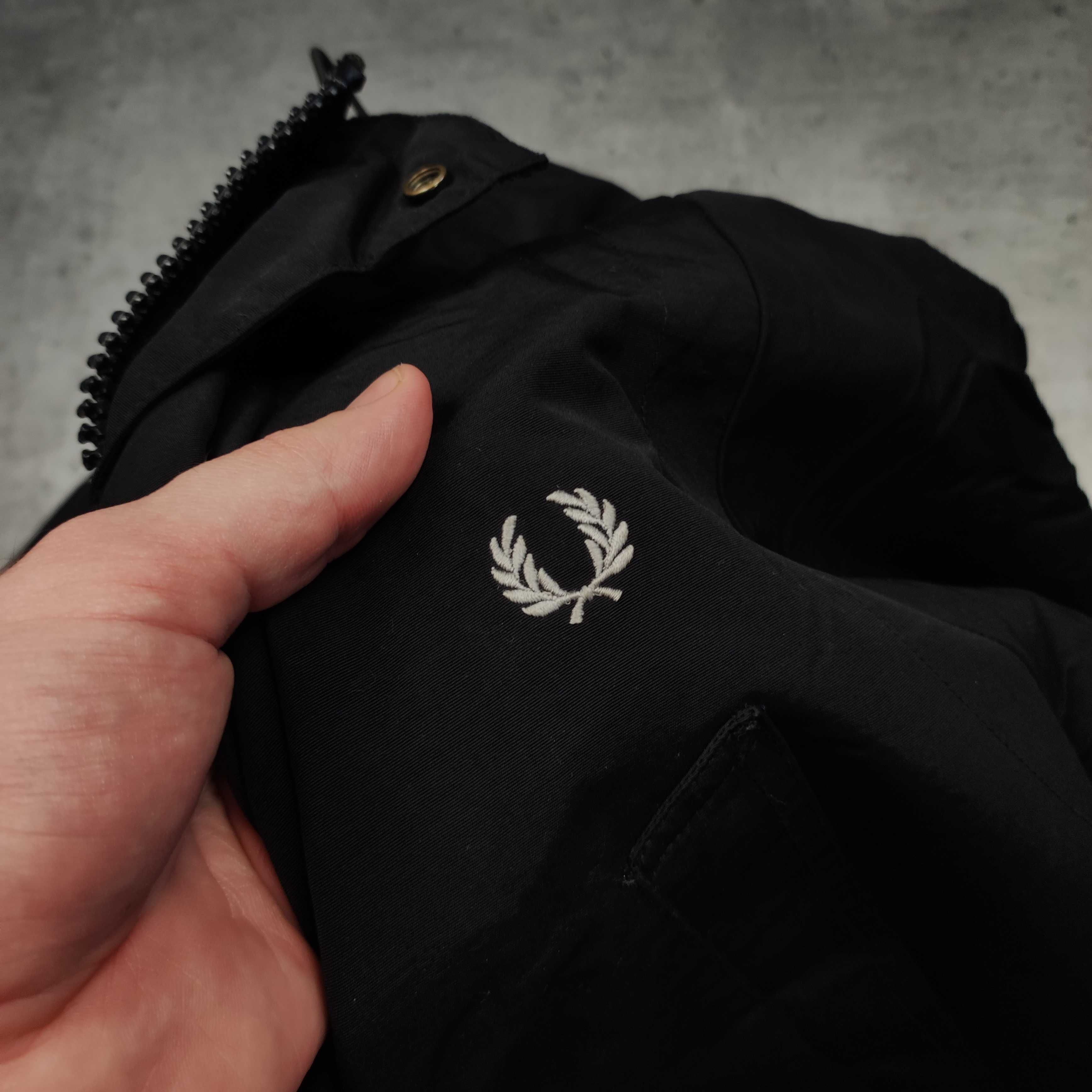 MĘSKA Kurtka Lekka Dłuższa Parka Czarna Fred Perry Polar Ocieplona FP