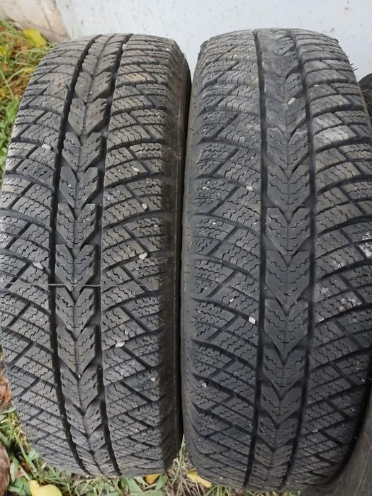 Продам зимние шины р13 /155 на 70