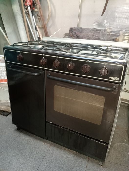 Fogão de cinco chamas