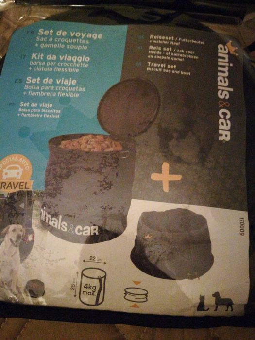 Casa c/pernas p/gatos, IKEA. Kit viagem p/ animais. NOVOS