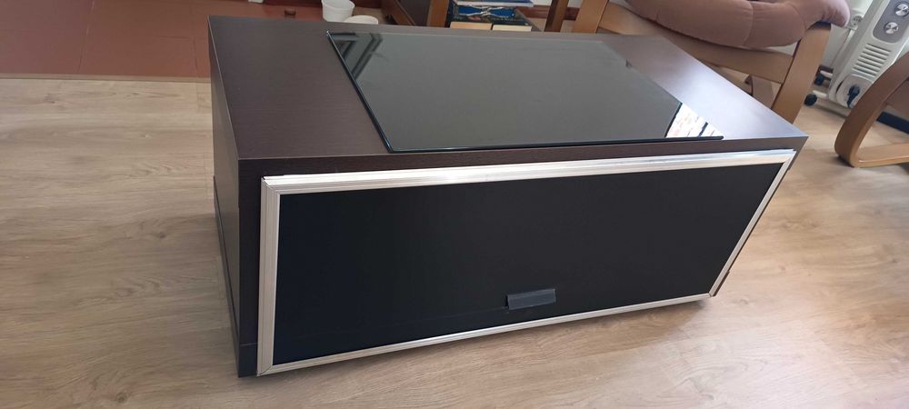 Móvel para TV em madeira