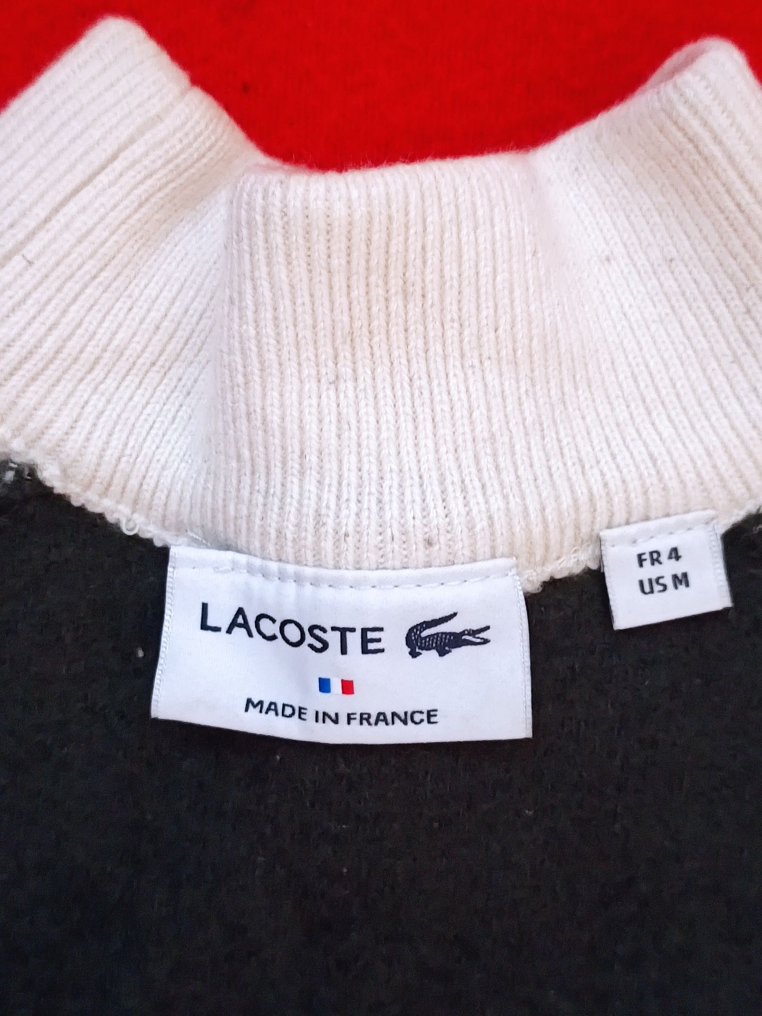 Продам оригинальный женский свитер Lacoste, размер S
