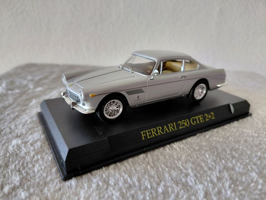 Ferrari 250 GTE - 1/43 ixo/rba