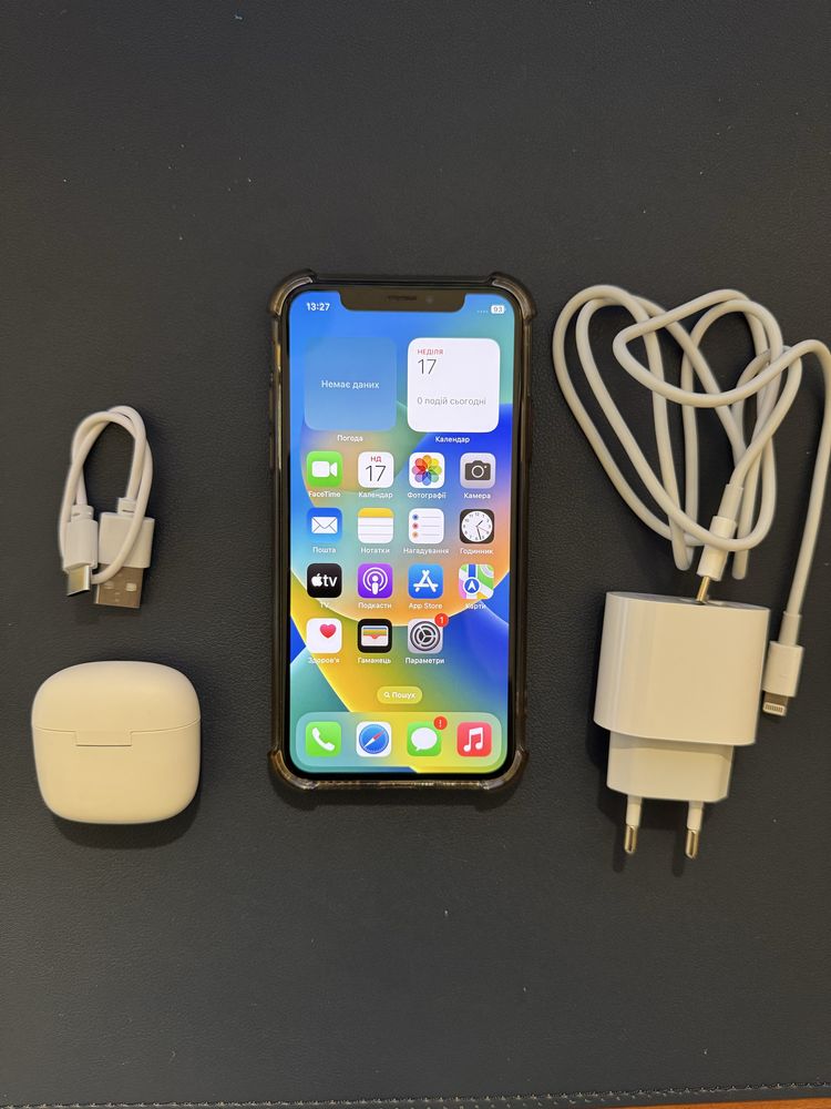 Продаю Iphone X 64GB в гарному стані бездротові навушники в подарунок