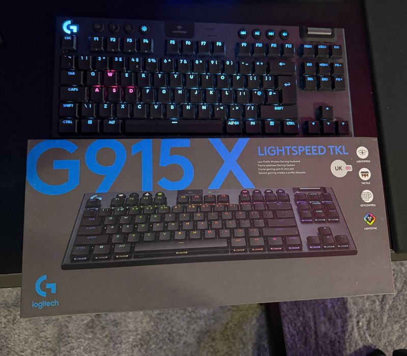 Logitech G
G915 X LIGHTSPEED TKL - Black - UK English