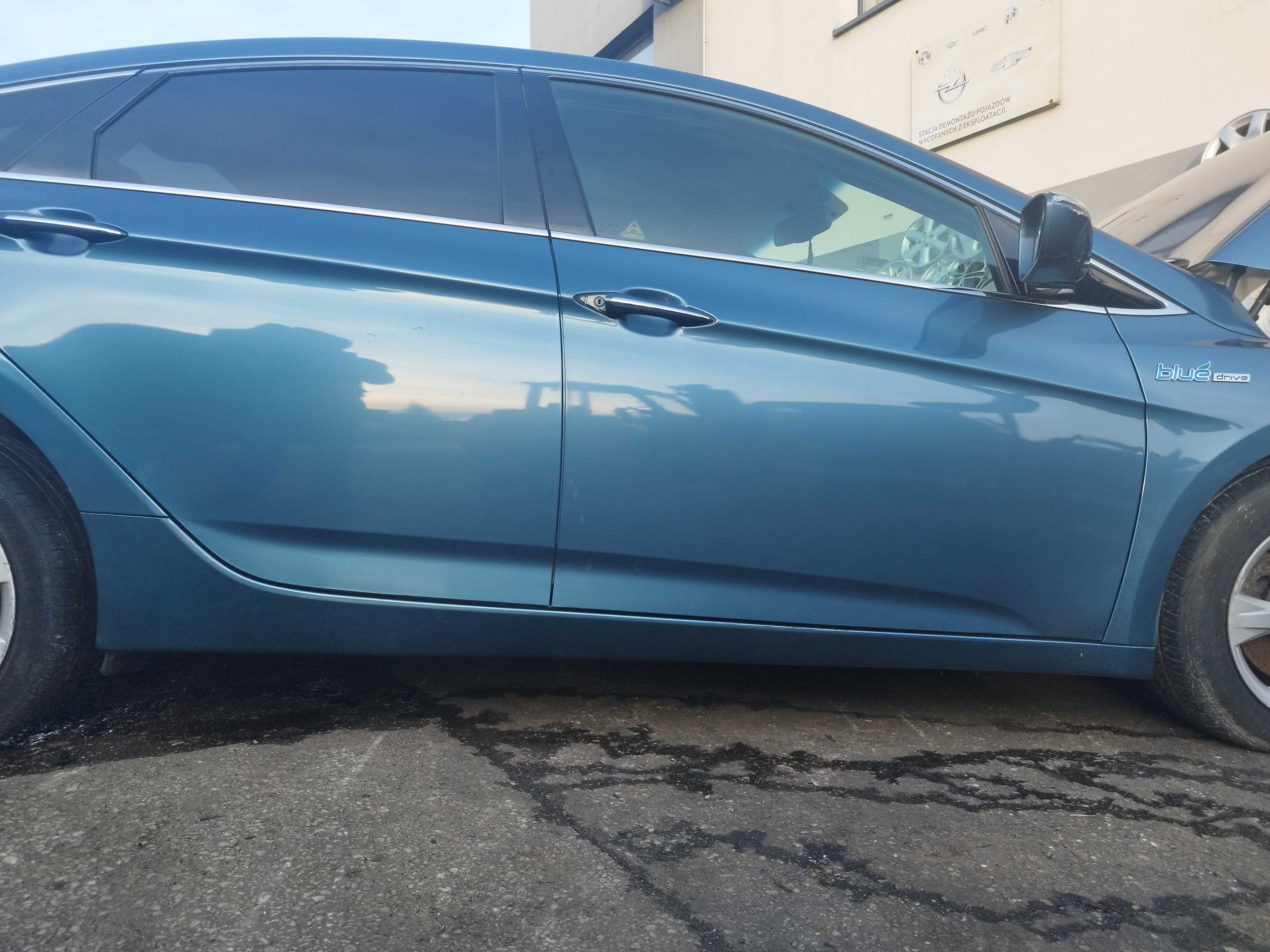 Listwa progowa lewa prawa YU6 Hyundai I40 sedan