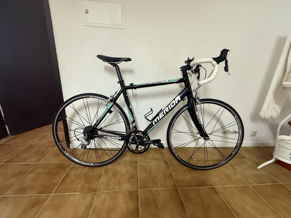 Bicicleta de estrada (merida)