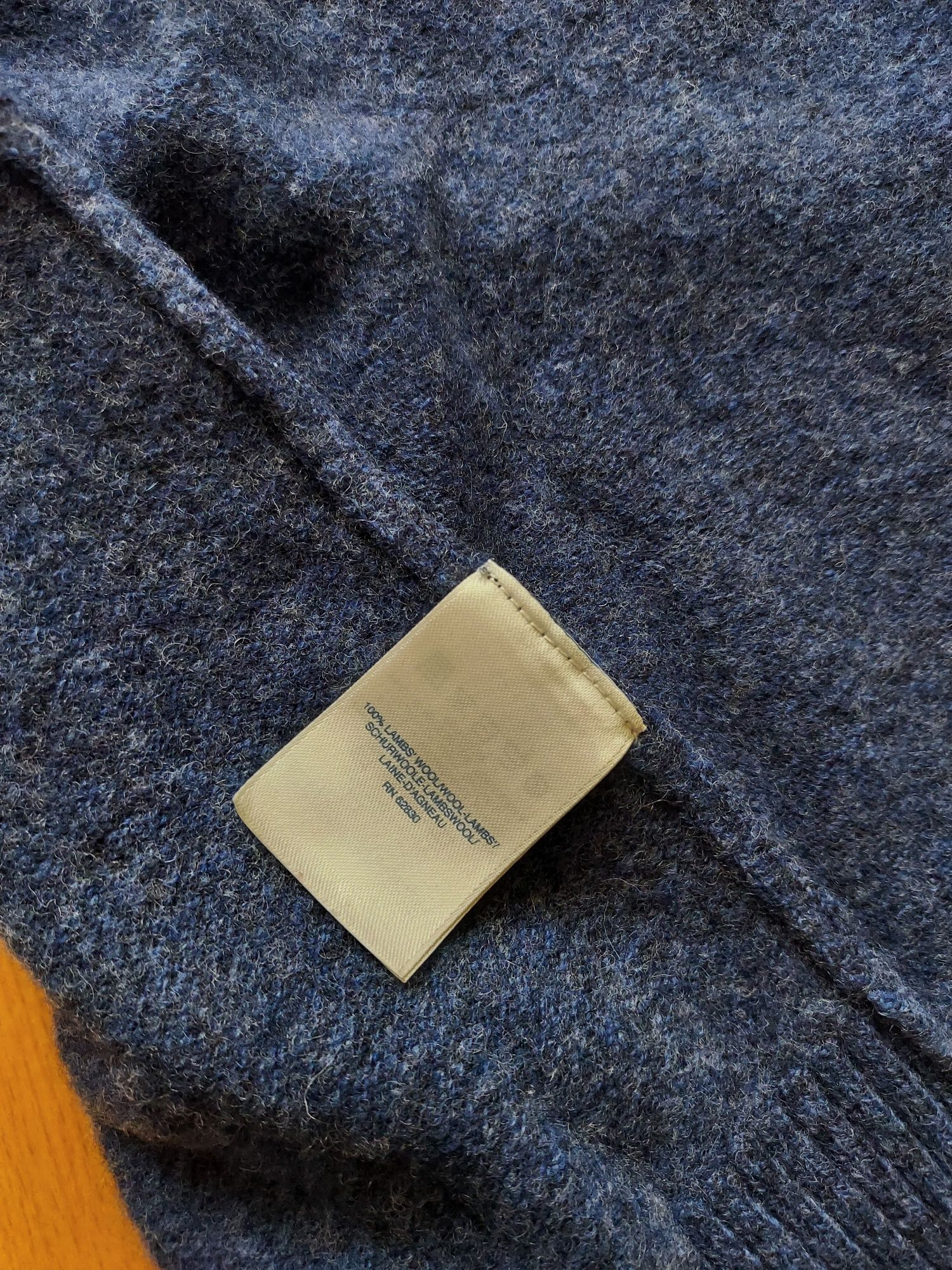 Wełniany sweter rozmiar M