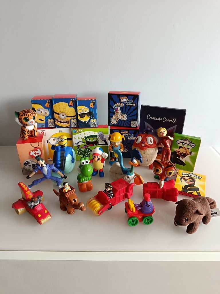 Vários bonecos figuras pvc Disney, bebés, mcdonalds, Minions, beanie