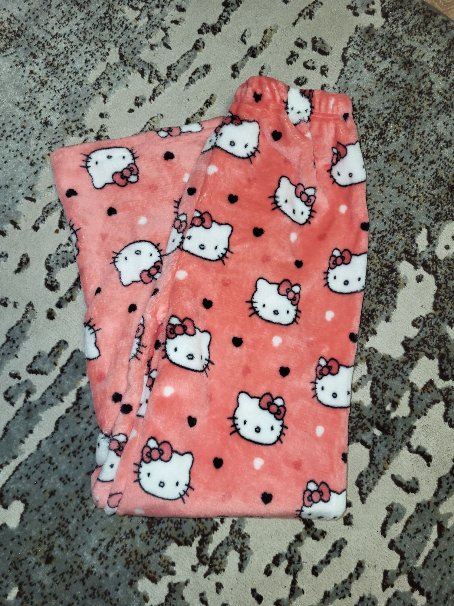 Różowe piżamowe spodnie Hello Kitty rozmiar M