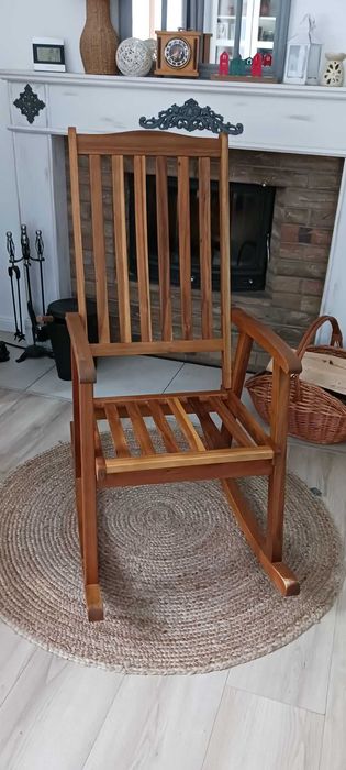 Fotel bujany drewniany