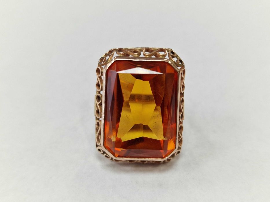 Polska 1963-86! Złoty pierścionek/ 585/ 12.11 gram/ R15/ Topaz Złocis