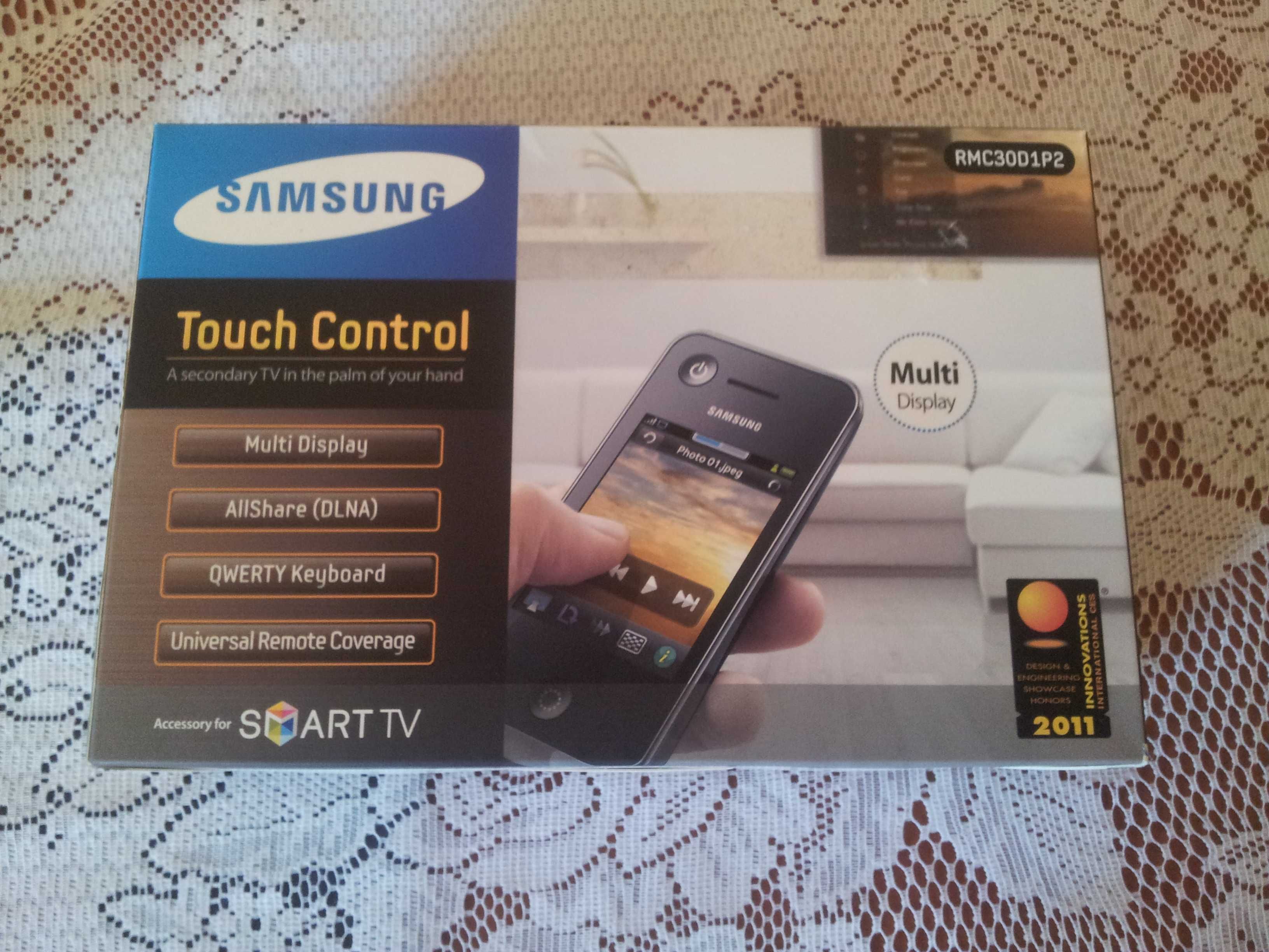 Uniwersalny Pilot Samsung z wyświetlaczem RMC30D1P2 touch control