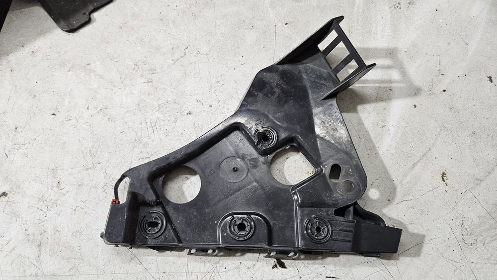 Slizg błotnika prawy przód przedni opel astra j IV 4 gtc cascada