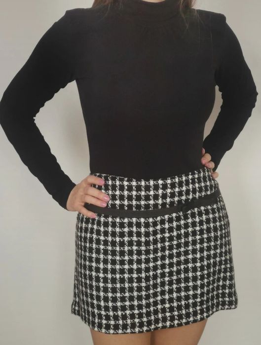 Śliczna ciepła spódnica w biało czarną kratę, spódniczka mini