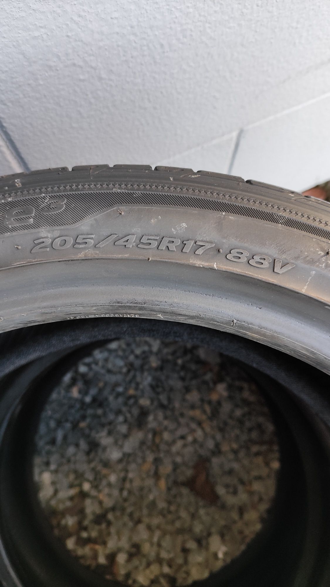 Шина Hankook одна, літня 205/45 R17