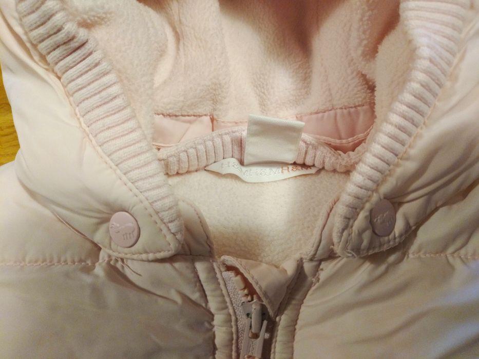 H＆M Śliczna kamizelka, ocieplacz, bezrękawnik z kapturem rozmiar 68