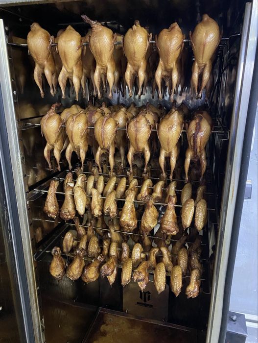 Мясо нутрии , тушки перепела ( в сыром виде и копченном)