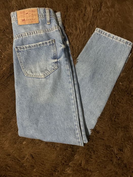 Голубые джинсы мом