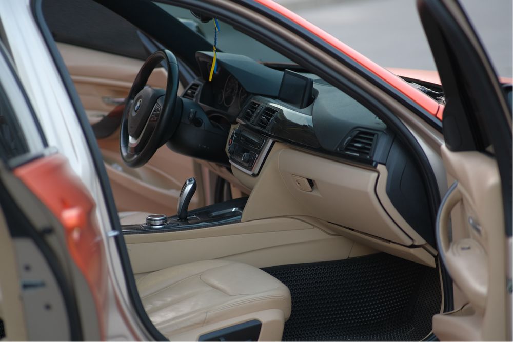 Продам BMW F30 328i