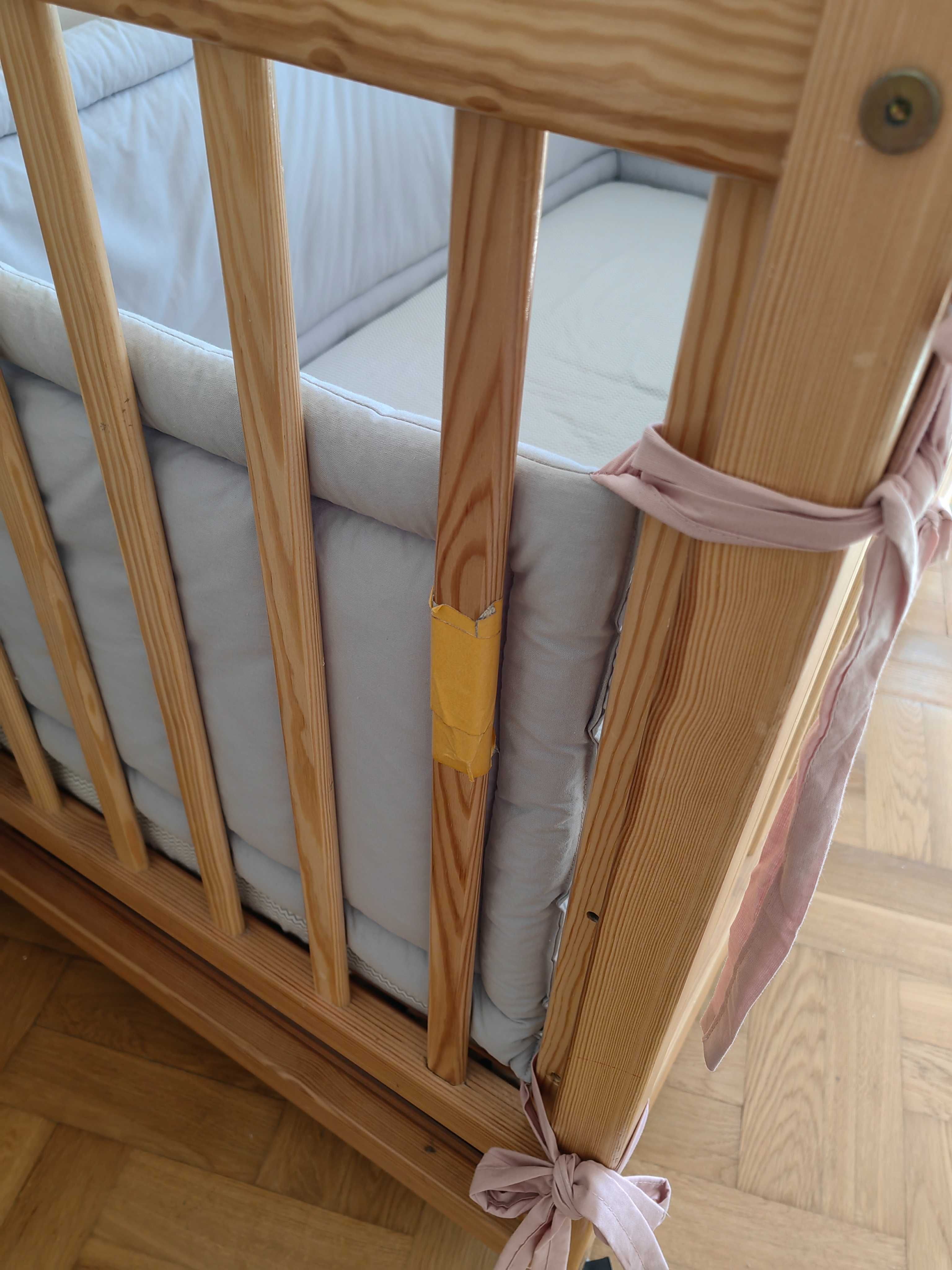 Łóżeczko sosnowe 120x60 wraz z ochraniaczem i posciela