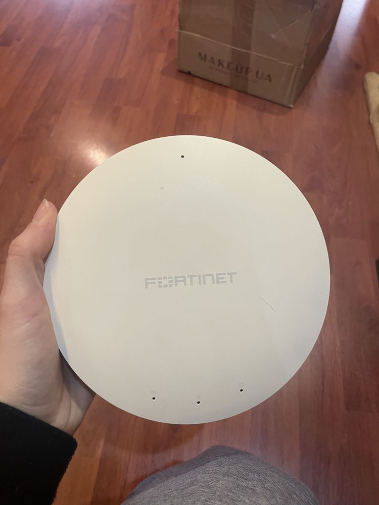 Продам WiFi точку  FortiAP-221b