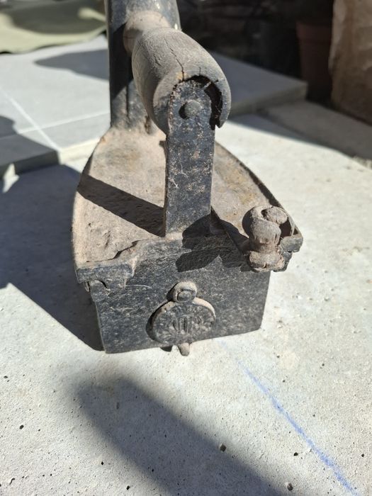Ferro engomar a carvao