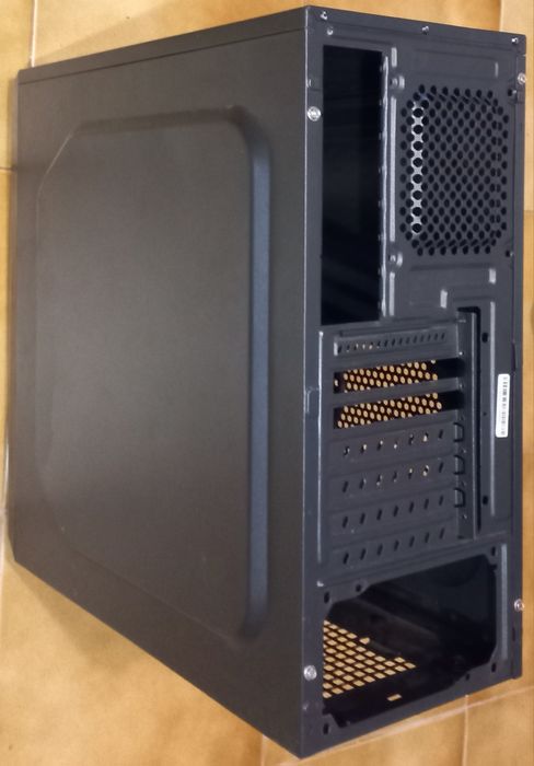 Caixa pc NOX com gravador dvd e leitor de cartões