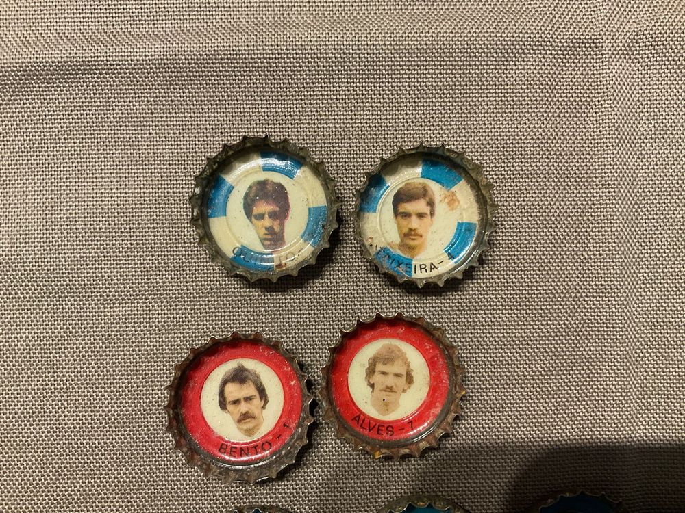Catorze caricas antigas de jogadores de futebol da Schweppes