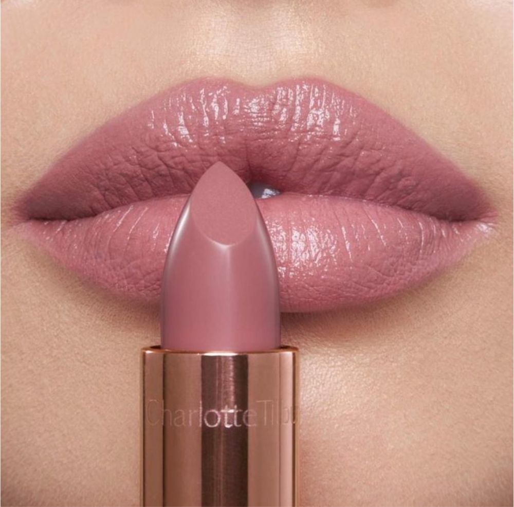 Помада Charlotte Tilbury новий відтінок Pillow Talk Fair