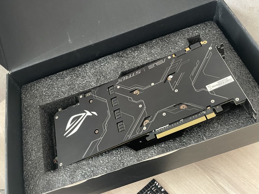 Видеокарта ASUS ROG Strix GTX 1080 8GB – топ за свои деньги!