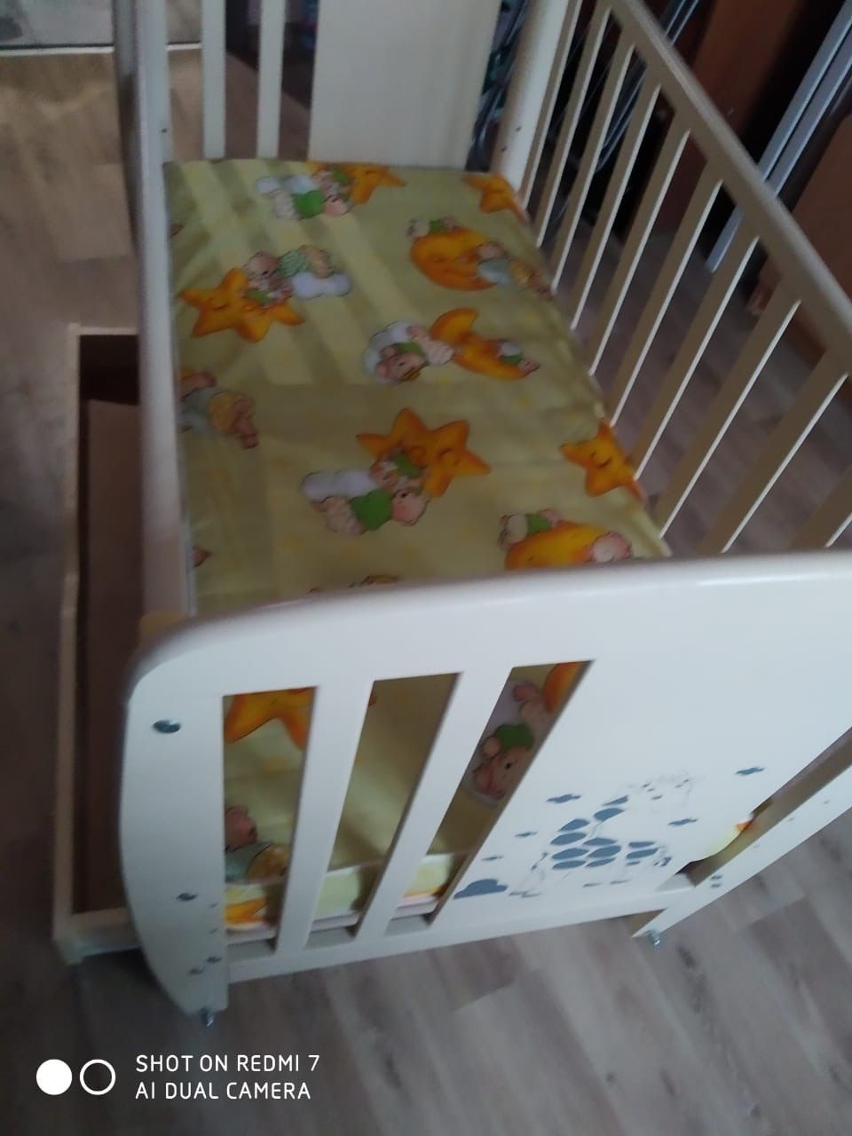 Кроватка детская с маятником 0-3 года