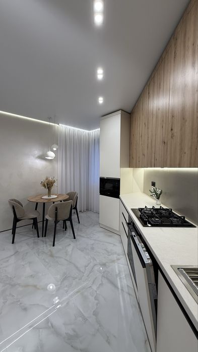 Продаю власну 1,5 кімнатну квартиру на березі озера