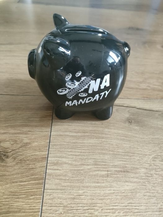 Świnka skarbonka na mandaty ceramiczna