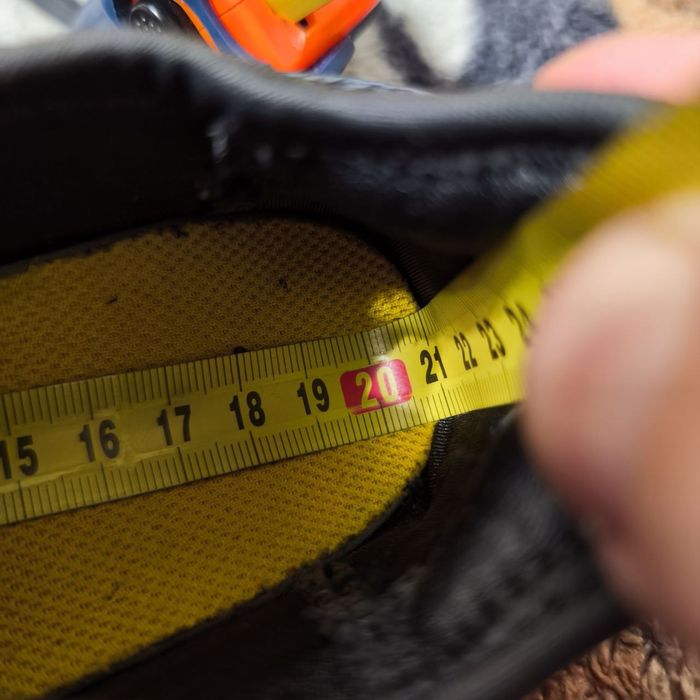 Оригінальні дитячі спортивні кросівки Nike на липучці 33р